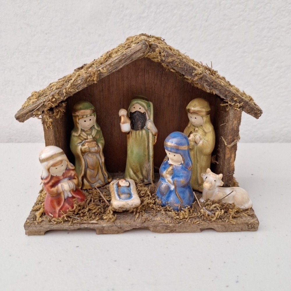 Christmas Nativity Scene Set Wood‎ Base Creche Manger Porcelain Figurines Vtg